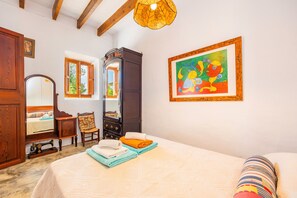 4 quartos, ferros/tábuas de passar roupa, Wi-Fi de cortesia