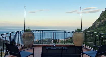 Villa 'Storica Taormina' mit Meerblick, WLAN und Klimaanlage