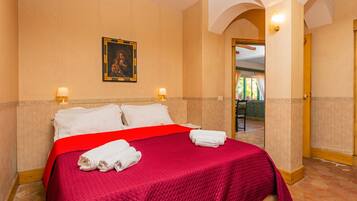 2 Schlafzimmer, BĂŒgeleisen/BĂŒgelbrett, kostenloses WLAN, BettwĂ€sche