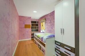 3 bedrooms, free WiFi, bed sheets