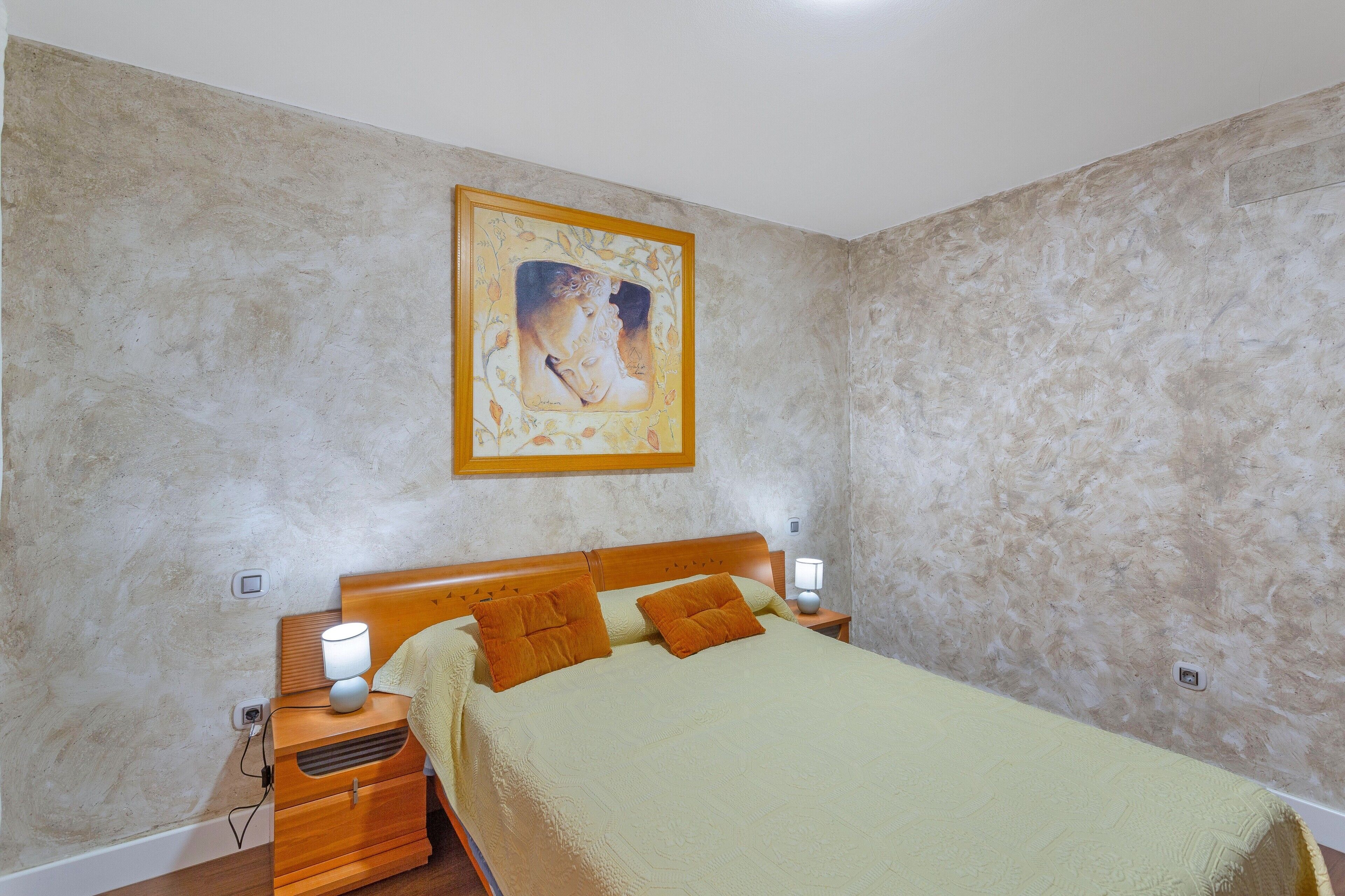 3 bedrooms, free WiFi, bed sheets