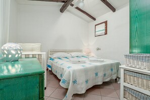 2 多间卧室、免费 WiFi、床单