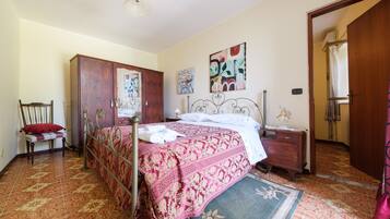 1 chambre, fer et planche Ă repasser, Wi-Fi gratuit, draps fournis