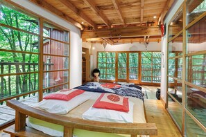 1 bedroom, bed sheets