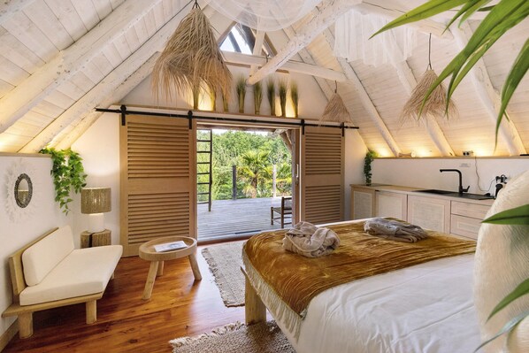 2 bedrooms, free WiFi, bed sheets - La Cabane Java – Romantic getaway in nature with private spa, terrace, and activities (Angoisse)