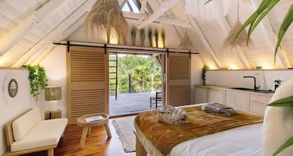 La Cabane Java – Romantic getaway in nature with private spa, terrace, and activities