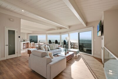Cliffside Oceanfront Gem - Stunning Views & Yard