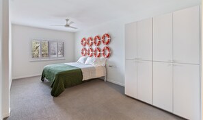 2 bedrooms, iron/ironing board, WiFi, bed sheets - Charming 2-bedroom condo in delightful Delray Beach with AC, WiFi (Delray Beach)