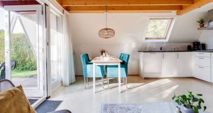 Keep I Charming Cottage with Exclusive Garden