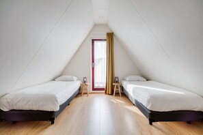 3 間睡房、書桌、Wi-Fi、床單