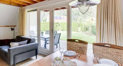 Meadow Pipit I Detached Chalet with Broad Garden