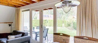 Meadow Pipit I Detached Chalet with Broad Garden