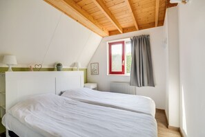 3 bedrooms, WiFi, bed sheets