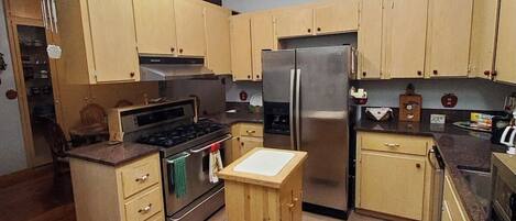 Mikroaaltouuni, uuni, liesi, astianpesukone