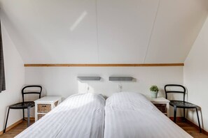 3 bedrooms, WiFi, bed sheets