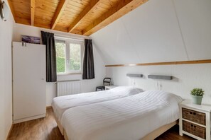 3 bedrooms, WiFi, bed sheets