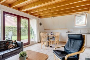 Interior - Bittern I Detached Bungalow with Surrounding Garden (Zwiggelte)