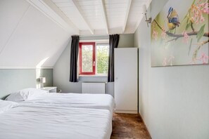 3 عدّة غرف نوم وواي فاي وملاءات أسرّة