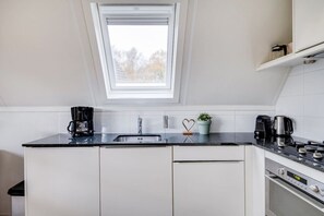 Fridge, microwave, oven, stovetop