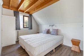 3 bedrooms, WiFi, bed sheets