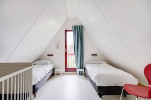 3 bedrooms, WiFi, bed sheets