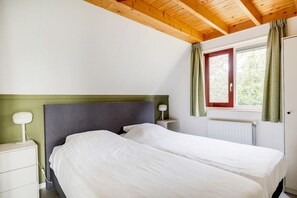 3 bedrooms, WiFi, bed sheets