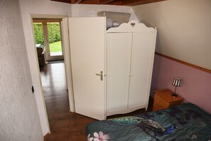 3 bedrooms, WiFi, bed sheets