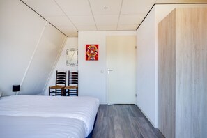 WiFi, bed sheets