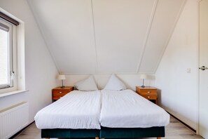 3 bedrooms, WiFi, bed sheets