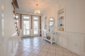 Interior - Ocean View Ocean Block House Sleeps 16 Pool Table (Dewey Beach)