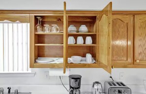 冷蔵庫、電子レンジ、オーブン、食器洗い機