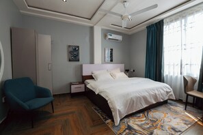 1 bedroom, iron/ironing board, WiFi, bed sheets - Luxury Studio Room in Achimota, Accra (Accra)