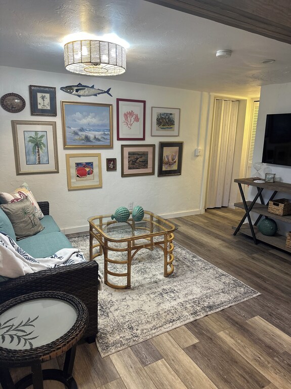 Cozy Fishing Cottage On Canal In Matlacha - 2 Bedrooms And Large Outdoor Space - Matlacha, FL