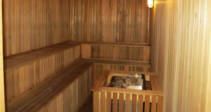 Official Seasons RMC Condo 18D - 2 bedrooms - sleeps 4 - No Fees