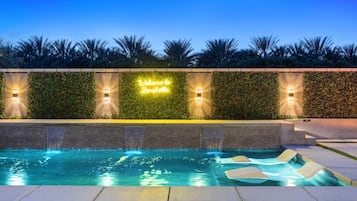 UppvÀrmd pool