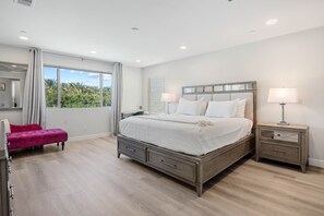 7 bedrooms, desk, iron/ironing board, travel cot - Ultimate Desert Escape: Pool, Spa & Festivals (Coachella)