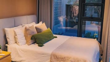 1 bedroom, Egyptian cotton sheets, premium bedding, memory-foam beds