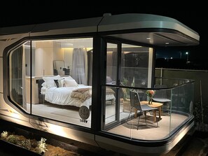 บ้านดีลักซ์, เตียงควีนไซส์ 1 เตียง, วิวสวน | ลานระเบียง/นอกชาน