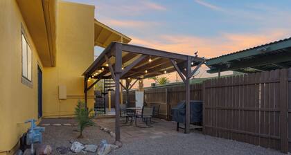 Cactus Casita: Large Yard, Pet-Friendly, 2 mi from UofA & Banner