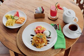 Daily full breakfast (IDR 150000 per person)