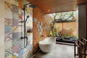 Villa, 1 Schlafzimmer, Poolblick | Badezimmer | Bademäntel, Hausschuhe