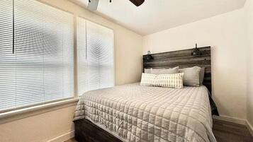 1 chambre, fer et planche à repasser, Wi-Fi, draps fournis