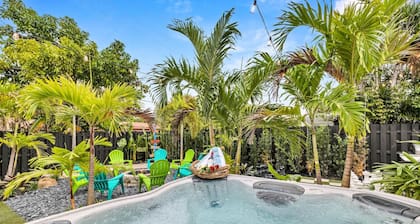 Tropical Bliss 15 Min to Beach