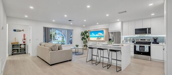 Tropical Bliss 15 Min to Beach