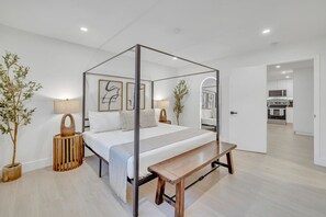 Unclassified image, 4 of 32, button