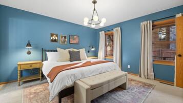 3 bedrooms, desk, iron/ironing board, travel crib