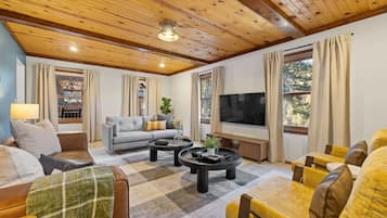 Smart TV, fireplace, ping pong