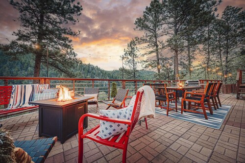 *NEW* Views, Game Room, FirePit, Pet, Fam Friendly