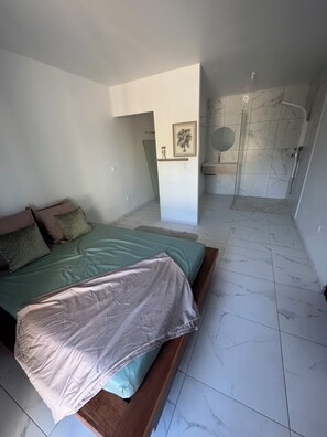 3 habitaciones y ropa de cama 