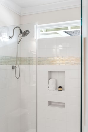Douche, serviettes fournies